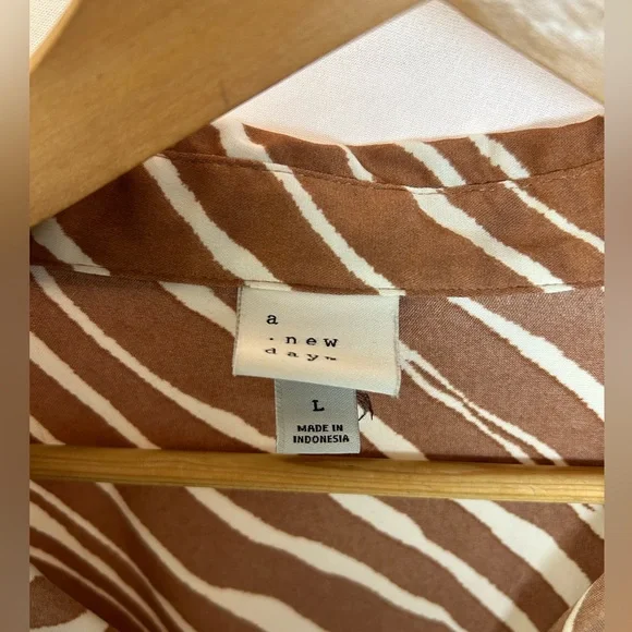 Rust Color Zebra Print Button Up Top - Size L - Picture 3 of 3